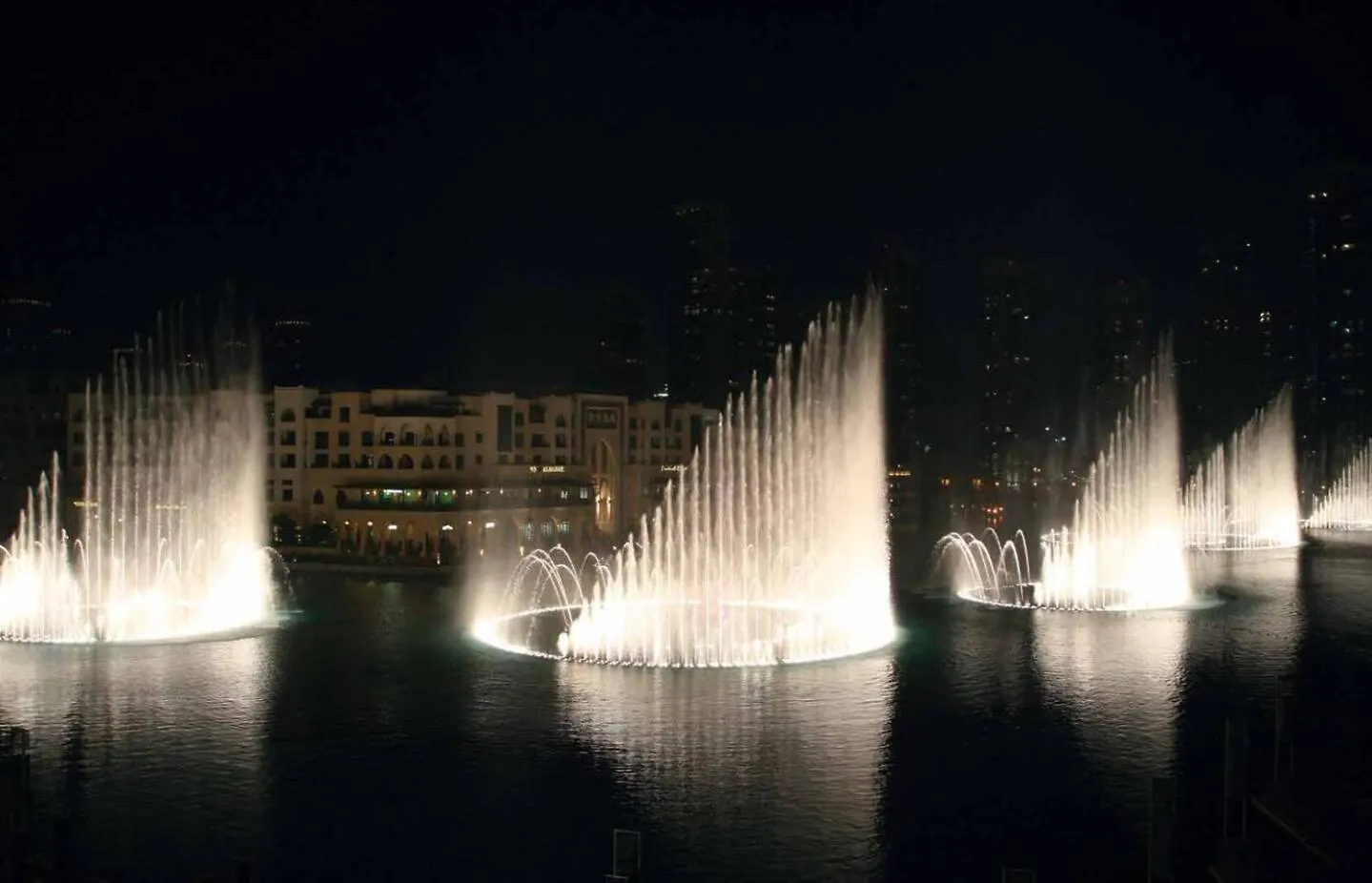 Apartment Glamorous Studio! Walk To Burj Khalifasleep 3! Dubai