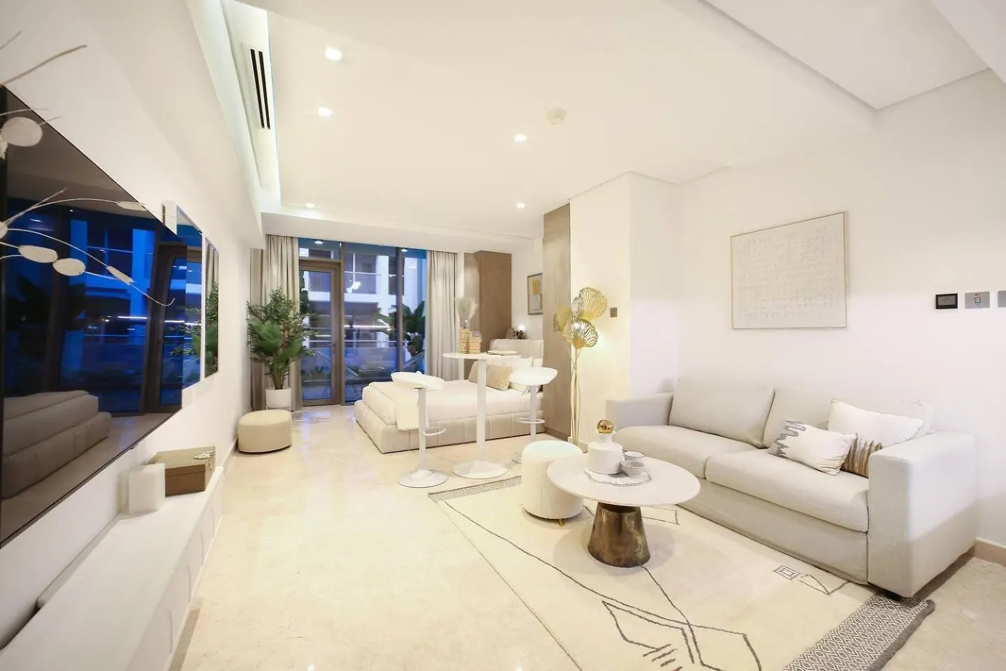 Apartment Glamorous Studio! Walk To Burj Khalifasleep 3! Dubai