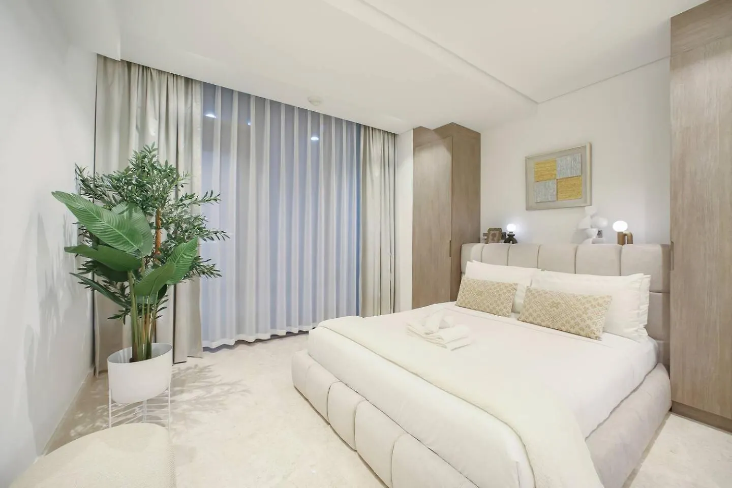Glamorous Studio! Walk To Burj Khalifasleep 3! Dubai Apartment